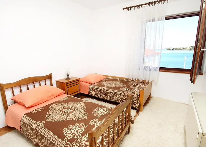 By The Sea Kali, Ugljan - 5828 Apartamento *