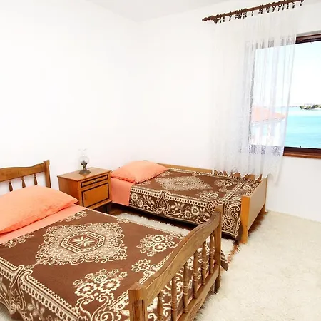By The Sea Kali, Ugljan - 5828 Apartamento *